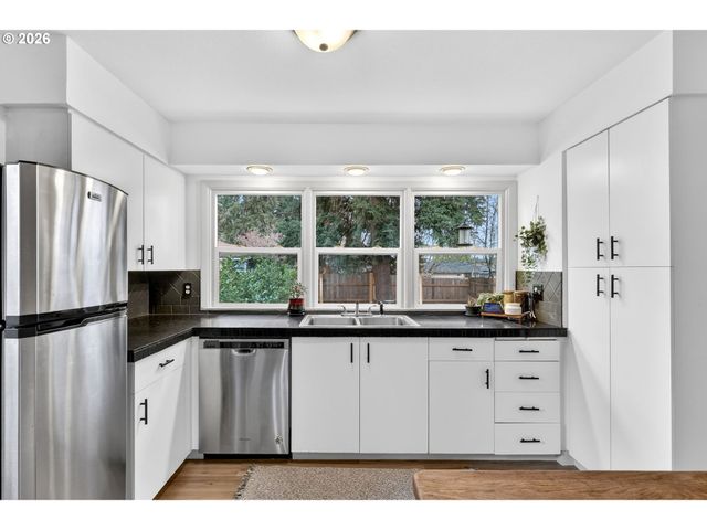 2410 Se 141ST Ave, Portland, OR 97233