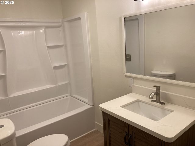 94034 VIKING St, Junction City, OR 97448