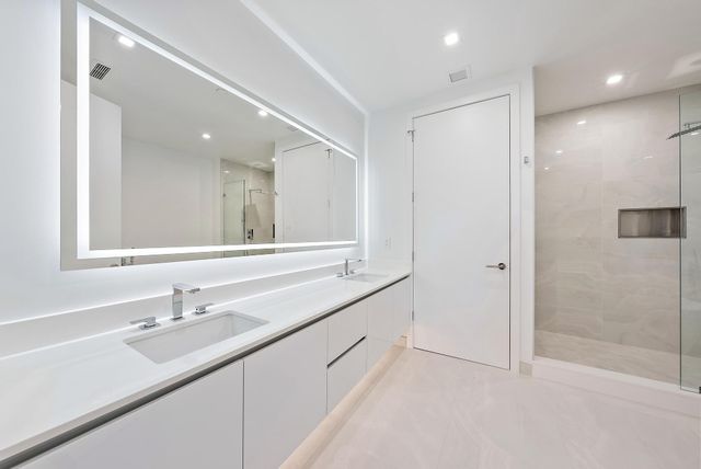 220 Lake Shore Drive 1008, Lake Park, FL 33403