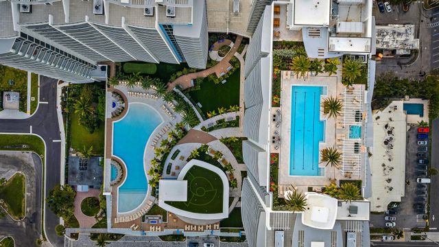 220 Lake Shore Drive 1008, Lake Park, FL 33403