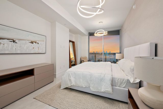 220 Lake Shore Drive 1008, Lake Park, FL 33403