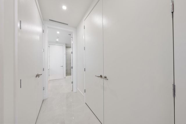 220 Lake Shore Drive 1008, Lake Park, FL 33403