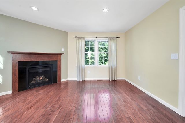 22 Winter St, Holbrook, MA 02343