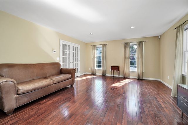 22 Winter St, Holbrook, MA 02343