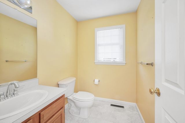 22 Winter St, Holbrook, MA 02343