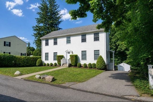 22 Winter St, Holbrook, MA 02343
