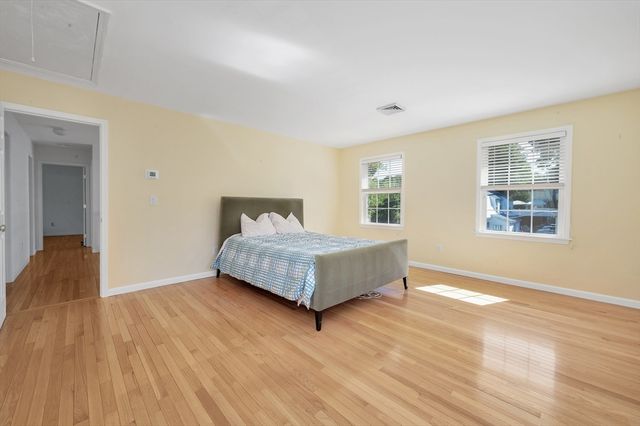22 Winter St, Holbrook, MA 02343