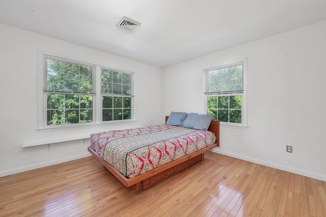 22 Winter St, Holbrook, MA 02343