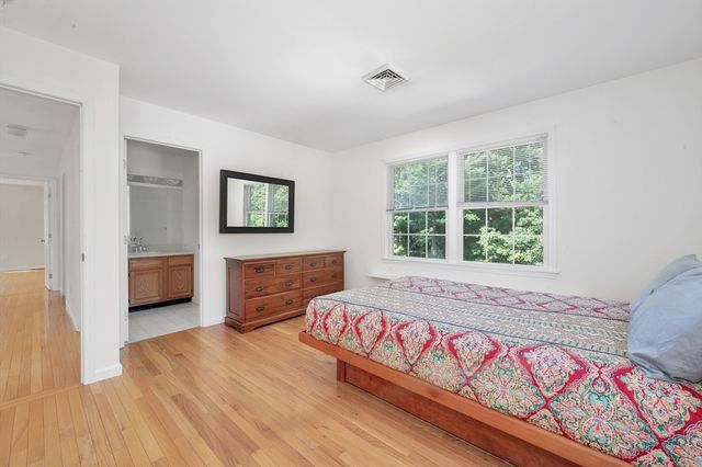 22 Winter St, Holbrook, MA 02343