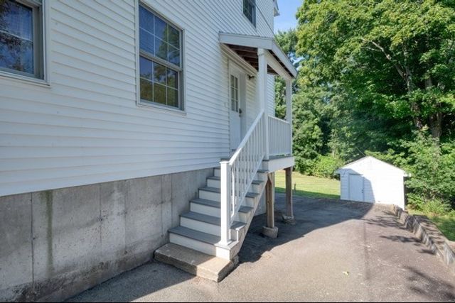 22 Winter St, Holbrook, MA 02343