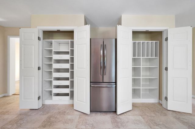22 Winter St, Holbrook, MA 02343