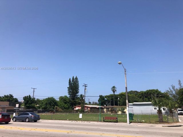 4923 NW 17th Avenue, Miami, FL 33142