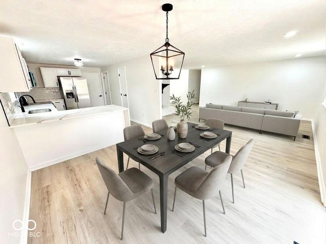 11303 Hartford Lane, Fishers, IN 46038