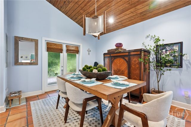 33 Romney Place, Savannah, GA 31406