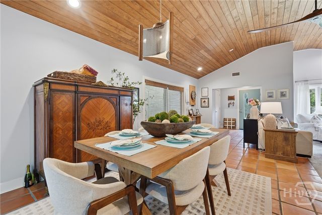 33 Romney Place, Savannah, GA 31406