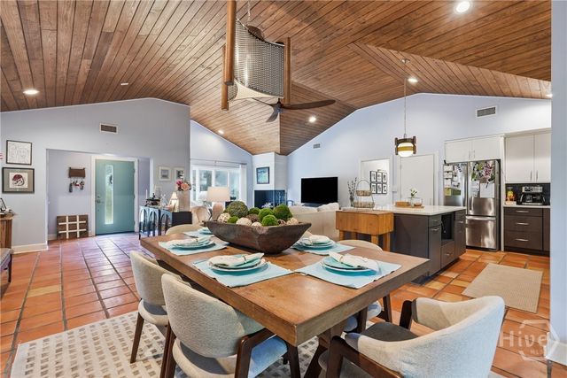 33 Romney Place, Savannah, GA 31406