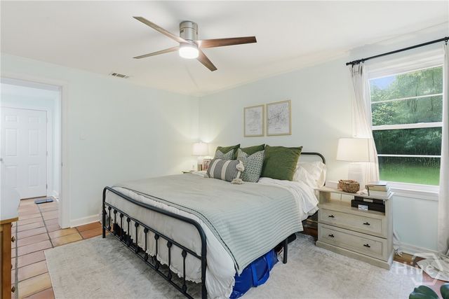 33 Romney Place, Savannah, GA 31406