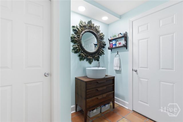 33 Romney Place, Savannah, GA 31406