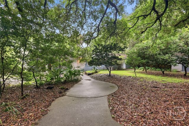 33 Romney Place, Savannah, GA 31406