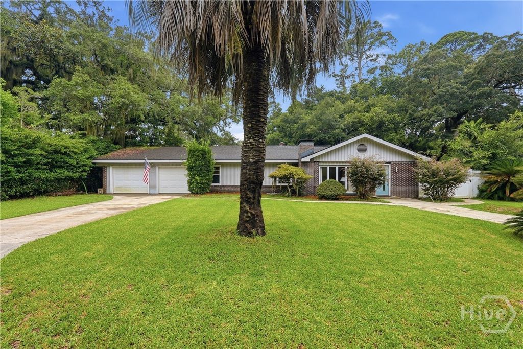 33 Romney Place, Savannah, GA 31406