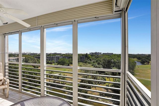 3510 Oaks Way 806, Pompano Beach, FL 33069