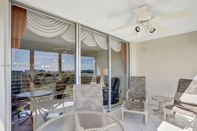 3510 Oaks Way 806, Pompano Beach, FL 33069