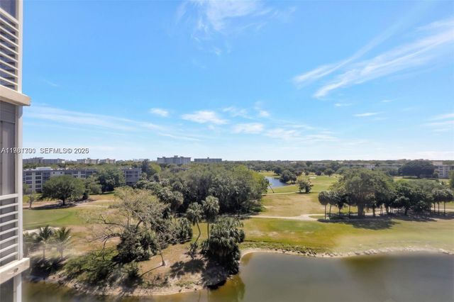 3510 Oaks Way 806, Pompano Beach, FL 33069