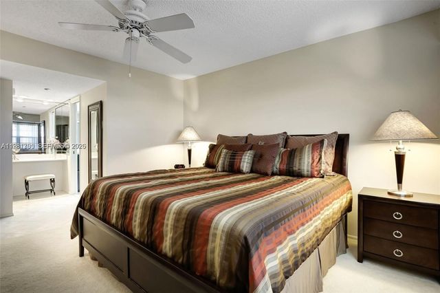 3510 Oaks Way 806, Pompano Beach, FL 33069