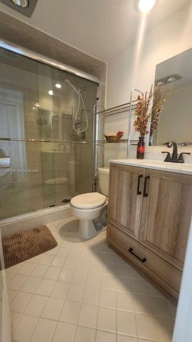 3510 Oaks Way 806, Pompano Beach, FL 33069