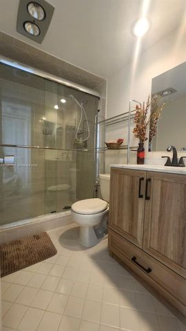 3510 Oaks Way 806, Pompano Beach, FL 33069