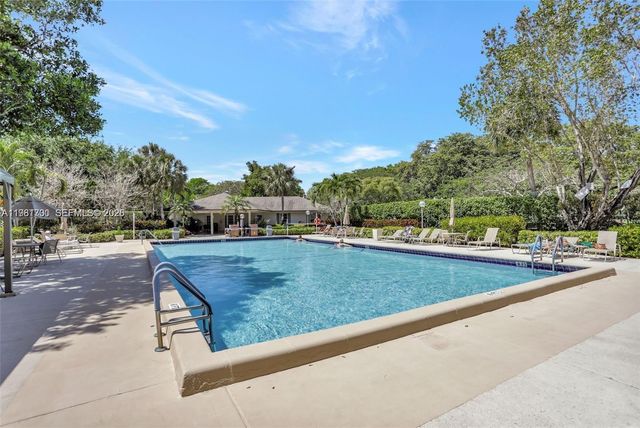 3510 Oaks Way 806, Pompano Beach, FL 33069