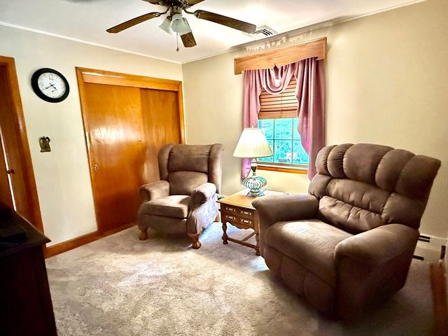 81 Clinton Rd, Sterling, MA 01564