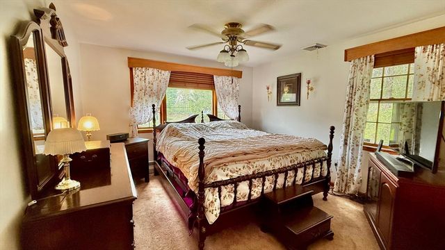 81 Clinton Rd, Sterling, MA 01564