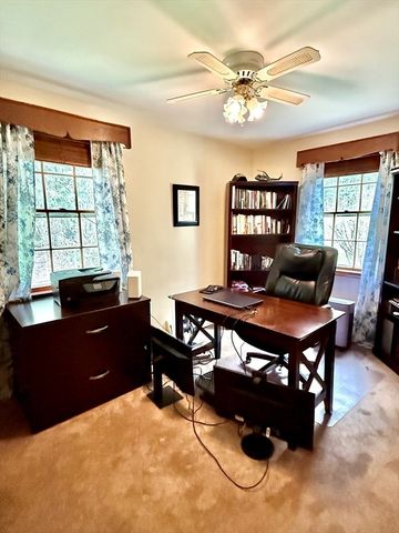 81 Clinton Rd, Sterling, MA 01564