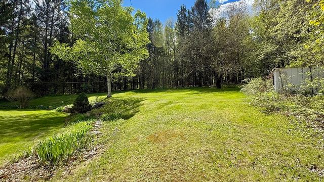 81 Clinton Rd, Sterling, MA 01564