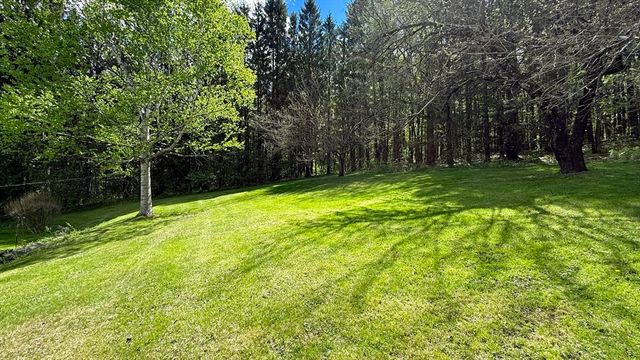 81 Clinton Rd, Sterling, MA 01564