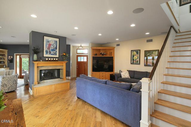 5432 Vista Del Arroyo Drive, La Crescenta, CA 91214