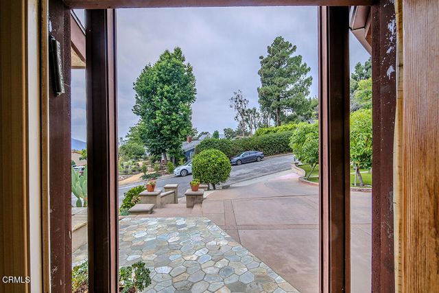 5432 Vista Del Arroyo Drive, La Crescenta, CA 91214
