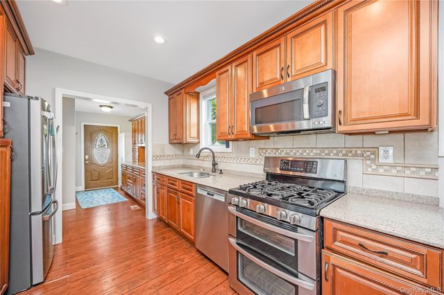 53 Thorne Street, Patchogue, NY 11772