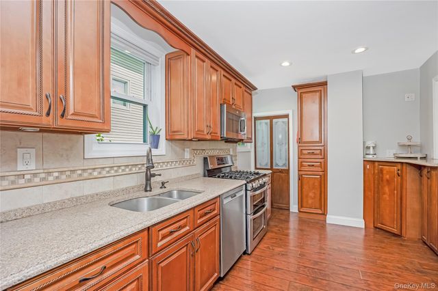 53 Thorne Street, Patchogue, NY 11772