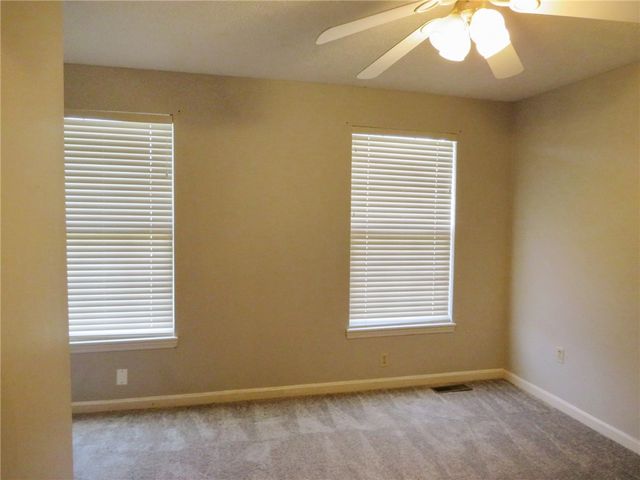 392 Pine Ridge Dr, Peters Twp, PA 15367