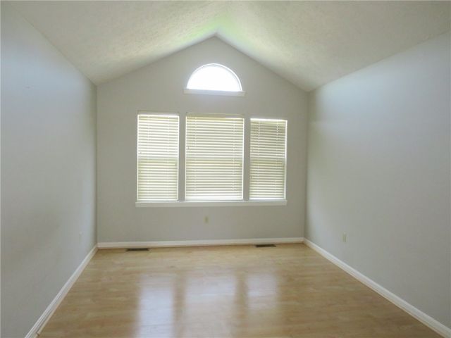 392 Pine Ridge Dr, Peters Twp, PA 15367