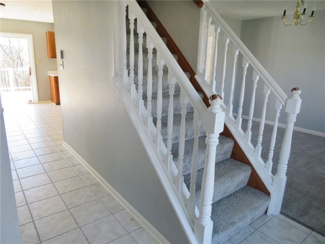 392 Pine Ridge Dr, Peters Twp, PA 15367
