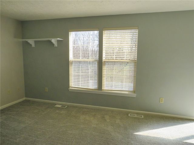 392 Pine Ridge Dr, Peters Twp, PA 15367