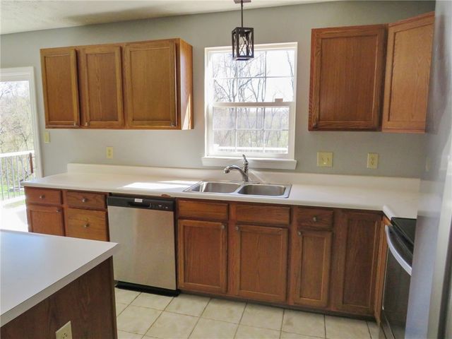 392 Pine Ridge Dr, Peters Twp, PA 15367