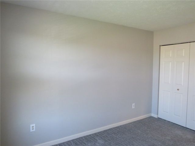 392 Pine Ridge Dr, Peters Twp, PA 15367