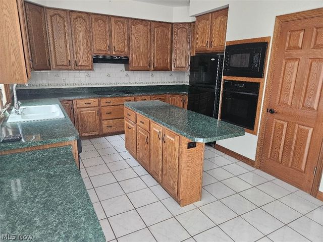 2674 High Hampton Trail, Cuyahoga Falls, OH 44223