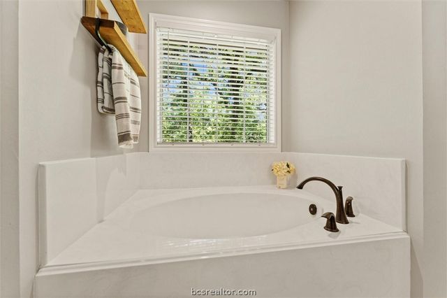 2525 Peach Creek Road, College Station, TX 77845