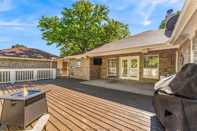 2525 Peach Creek Road, College Station, TX 77845