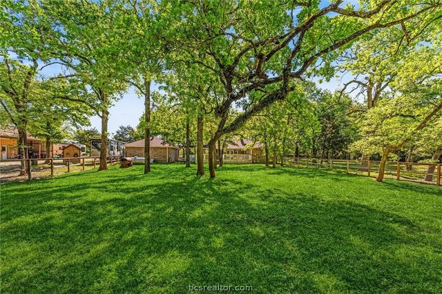 2525 Peach Creek Road, College Station, TX 77845